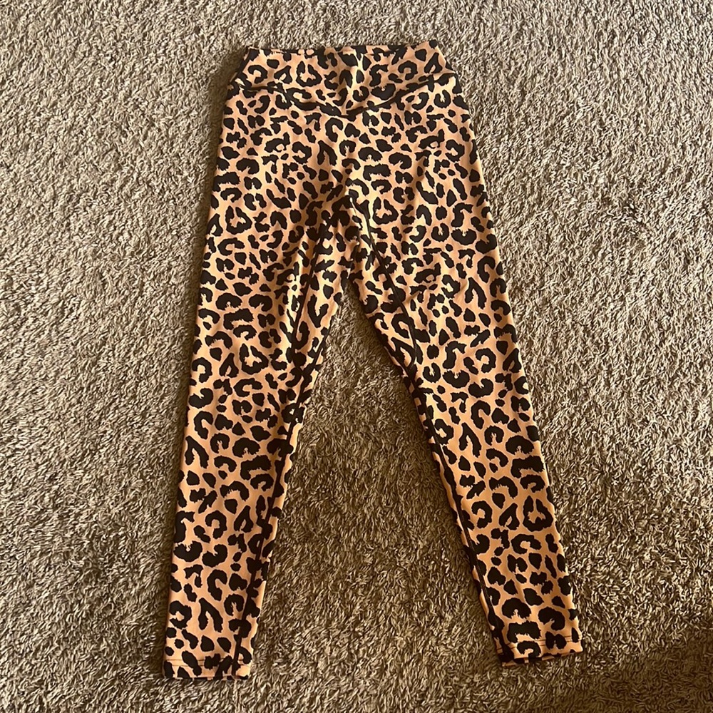 Cheetah print leggings